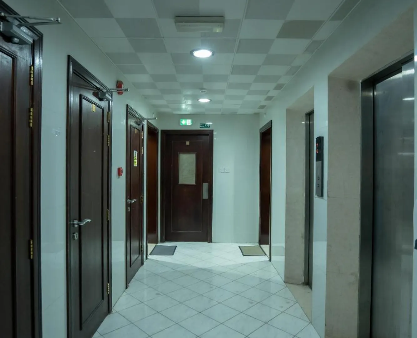 호스텔 Nest Room For Solo Or Couple 아부다비 아랍에미리트